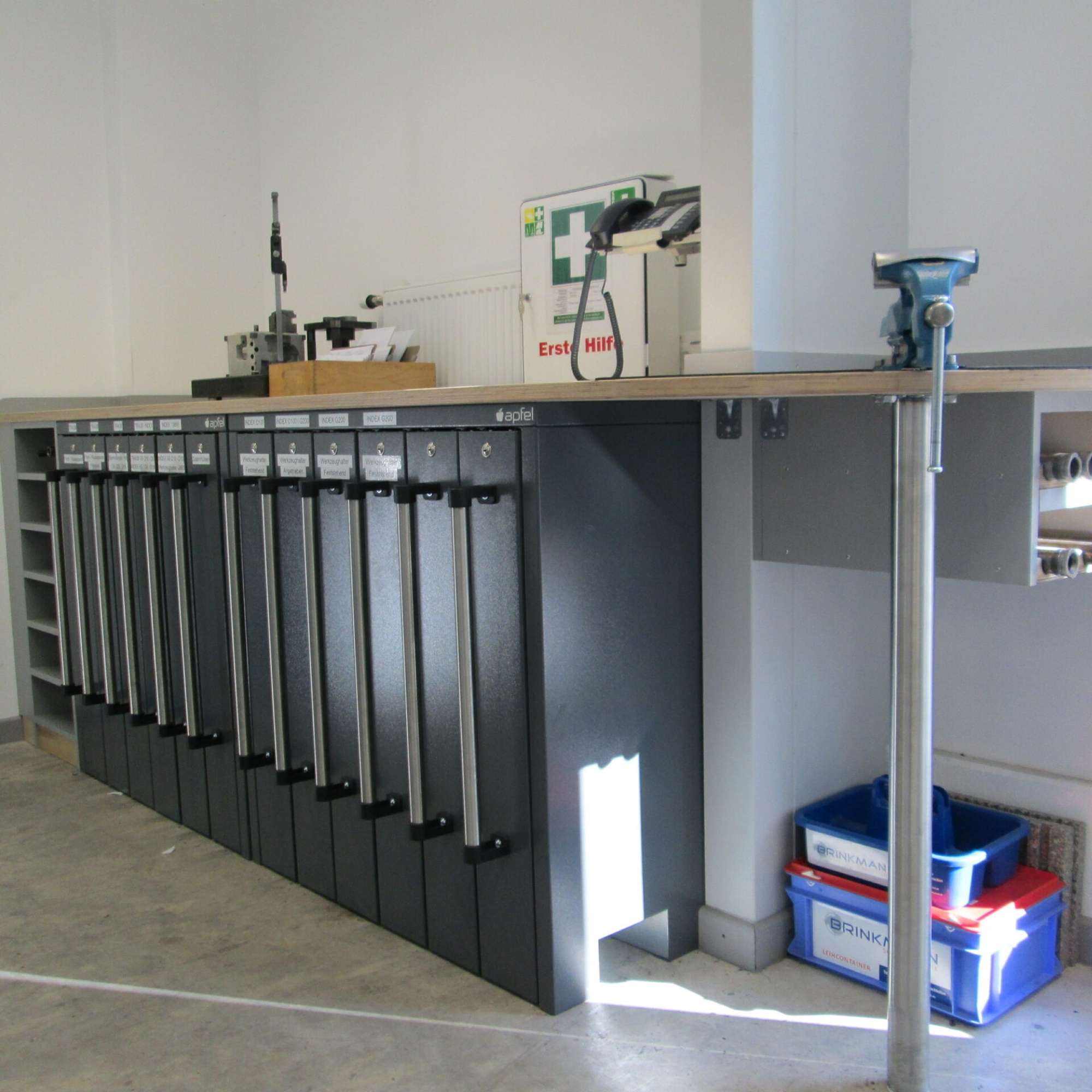 Niedriger Lagerschrank