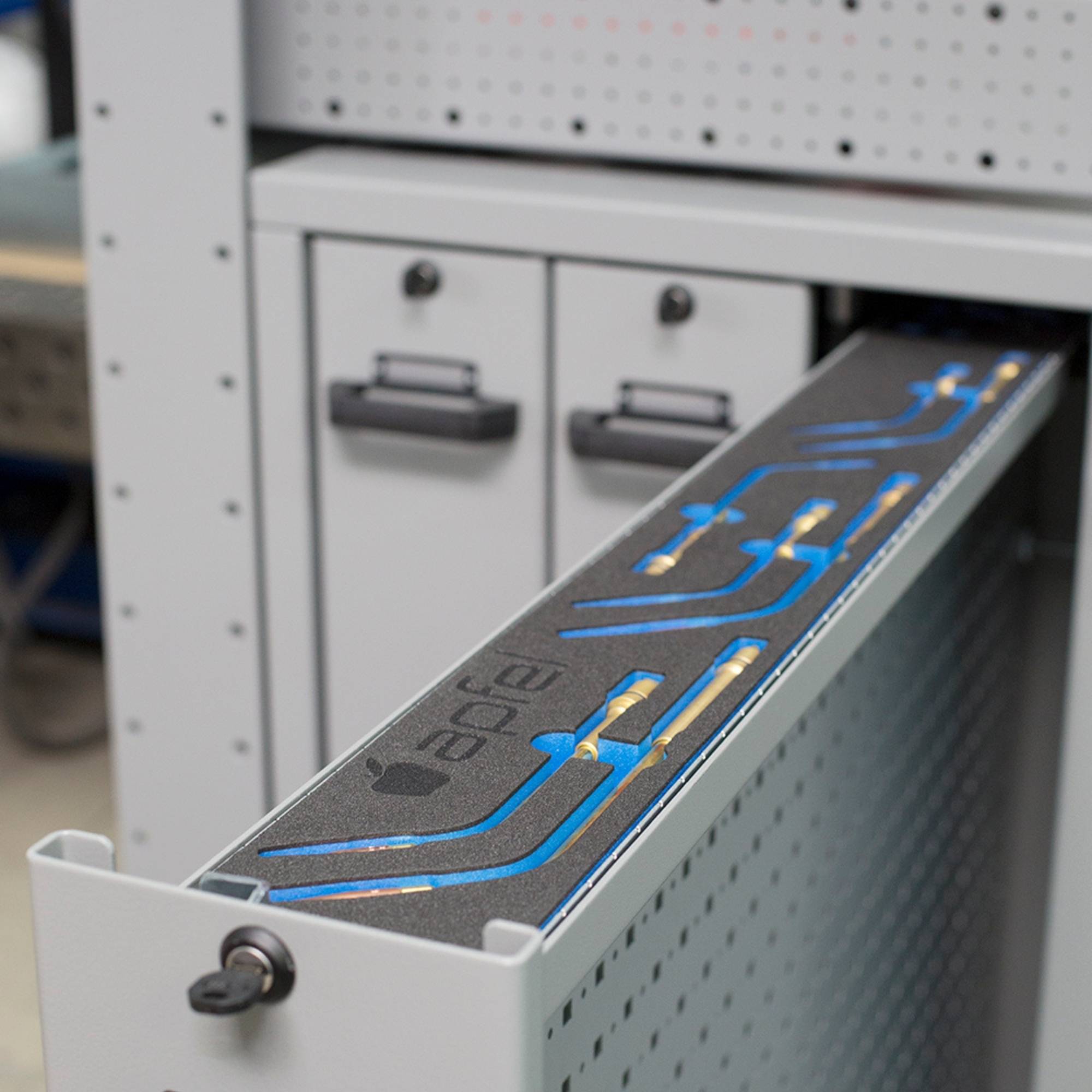 Schweißarbeitsplatz mit Schlauchaufroller